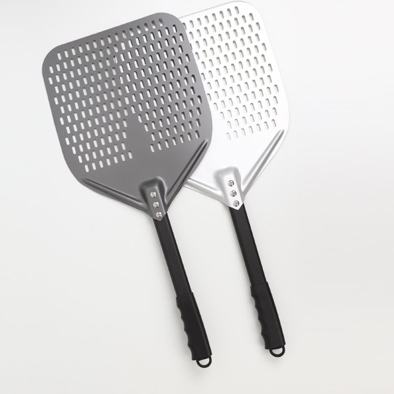 Detachable pizza peel Perforated Pizza Spatular.jpg